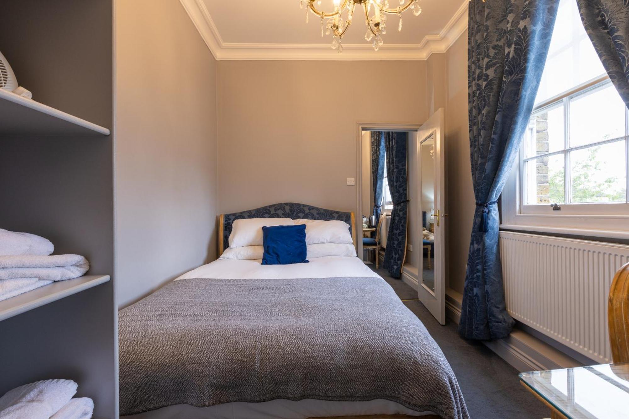 Blue Boar Hotel Maldon Habitación foto